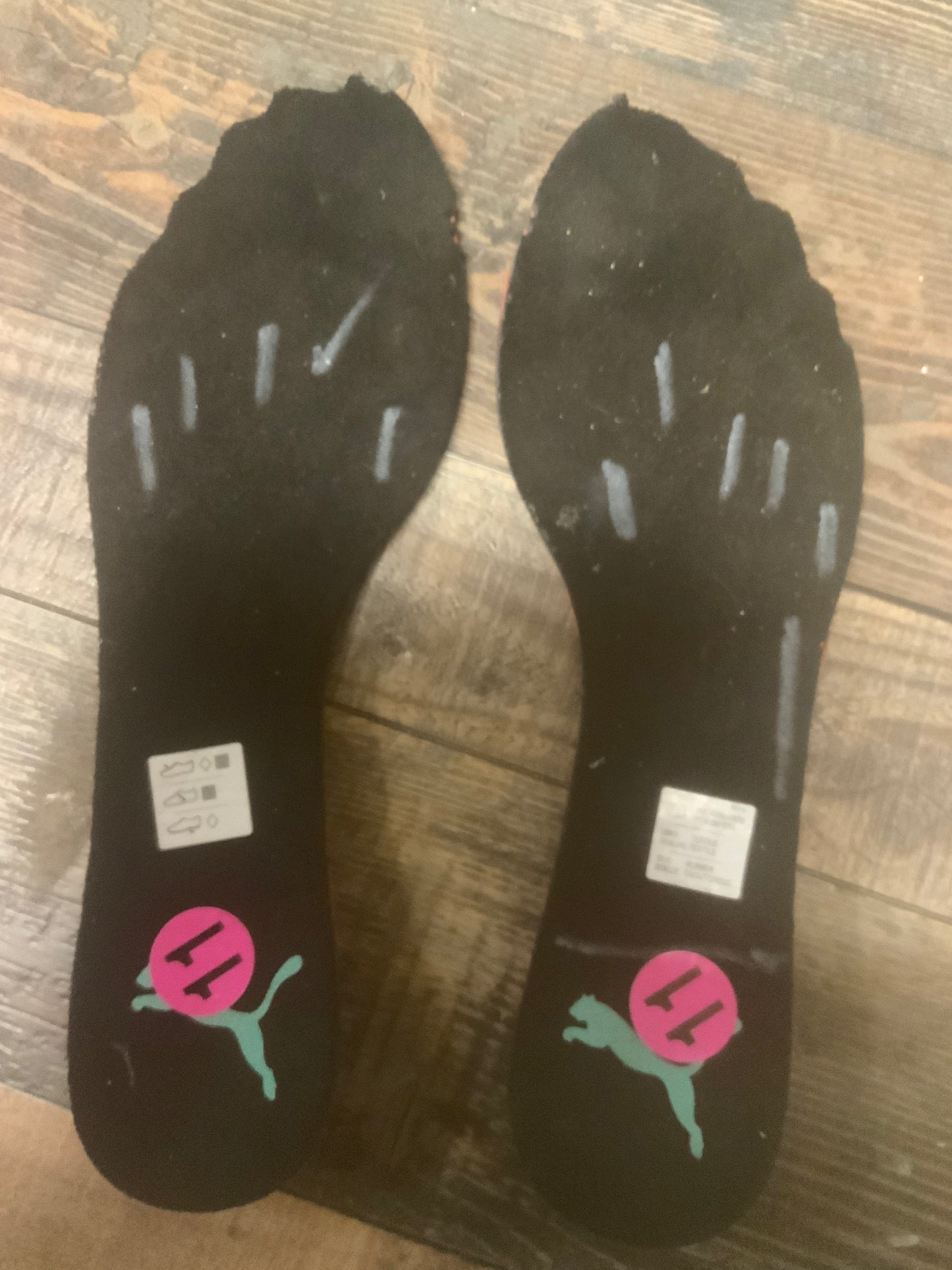 Plantar plates markings on insoles 